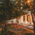 Pigeon Valley Stone House 4*