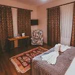 Pigeon Valley Stone House فندق مبيت وإفطار أُتْشيسار