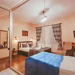 Pigeon Valley Stone House فندق مبيت وإفطار