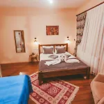 فندق مبيت وإفطار Pigeon Valley Stone House 4*