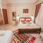 فندق مبيت وإفطار Pigeon Valley Stone House 4*
