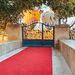 Pigeon Valley Stone House 4*