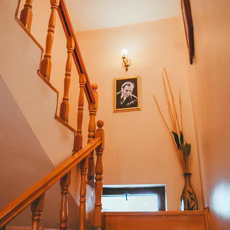 Pigeon Valley Stone House Bed & Breakfast 4*