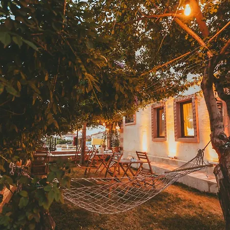 Pigeon Valley Stone House 4*