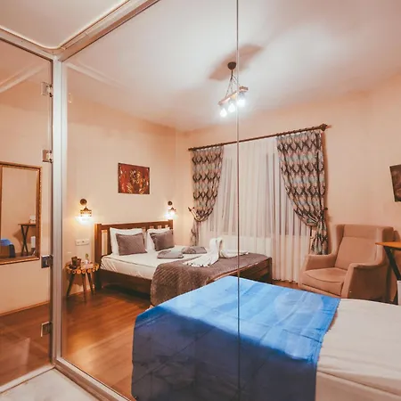 Pigeon Valley Stone House Bed & Breakfast