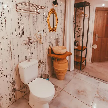 Pigeon Valley Stone House 4*