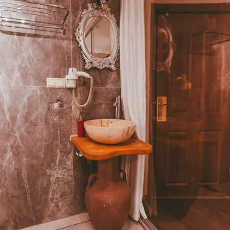 Pigeon Valley Stone House Bed & Breakfast