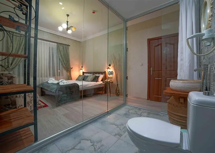 Pigeon Valley Stone House Bed & Breakfast 4*