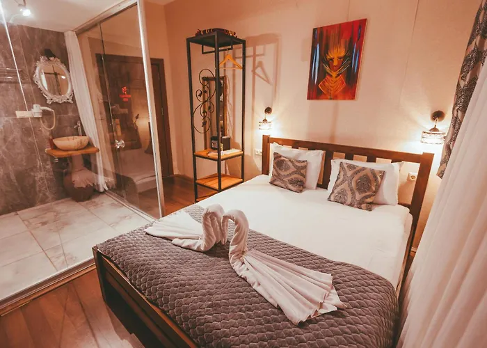 Pigeon Valley Stone House 4*