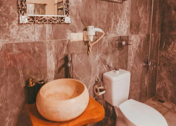 Pigeon Valley Stone House Bed & Breakfast